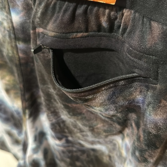 Leisure Lab Shorts - Picture 3 of 4